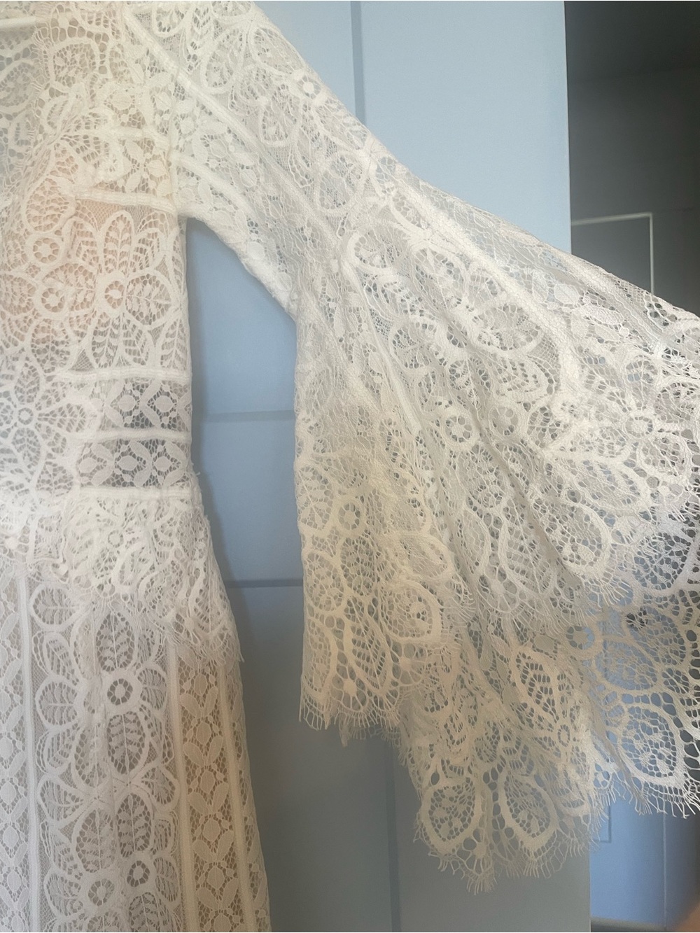 New with tags, boho lace wedding dress - Picture 6 of 15